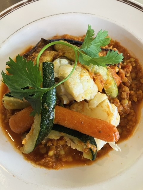 Indiase dahl van rode linzen met lekker veel groenten