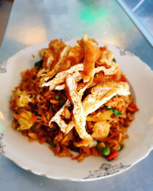 Weekhap! Nasi met lekker veel gestoomde groenten en een omeletje