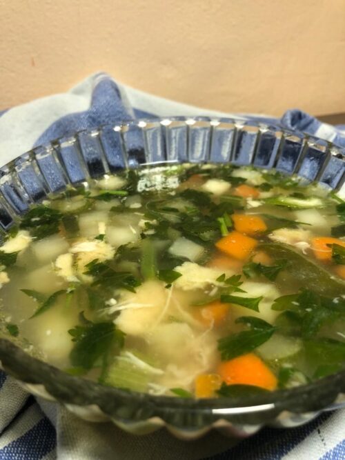 Goed gevulde Hollandse kippensoep