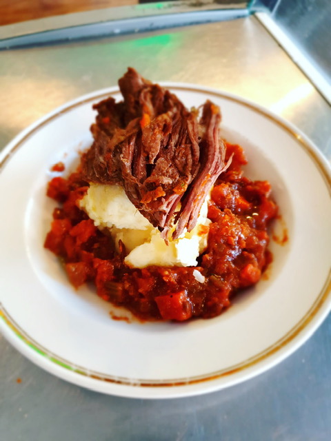 Shortribs gestoofd op Italiaanse wijze met aardappelpuree