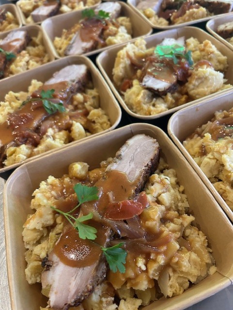 Stamppot gele biet met een volle uien-jus en langzaam geroosterd buikspek