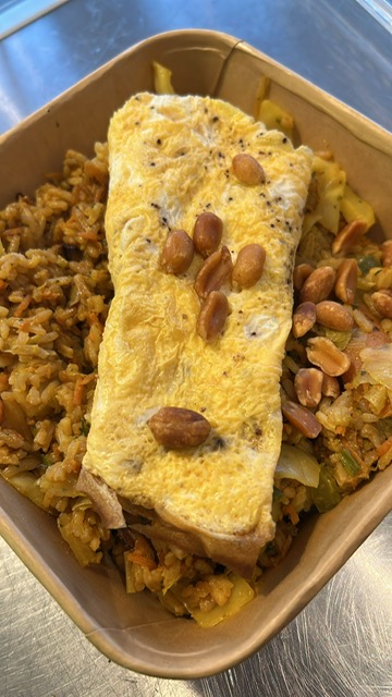 Weekhap €8,95 nasi met lekker veel groenten en een omelet