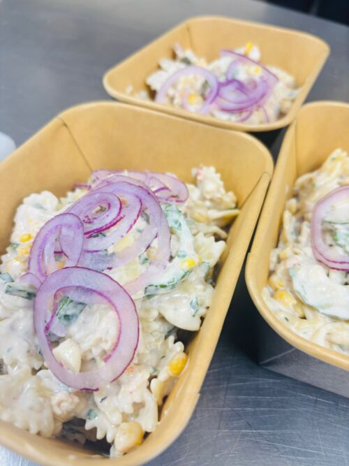 Pasta salade met tonijn en rivierkreeftjes