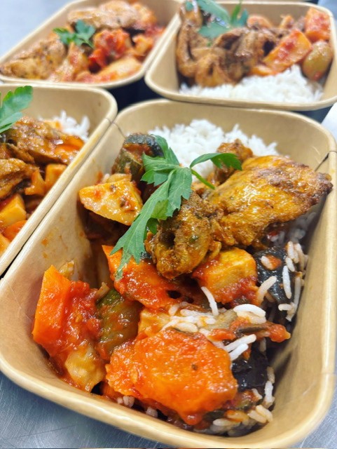 Ratatouille met rijst en Mediterraanse kippendij