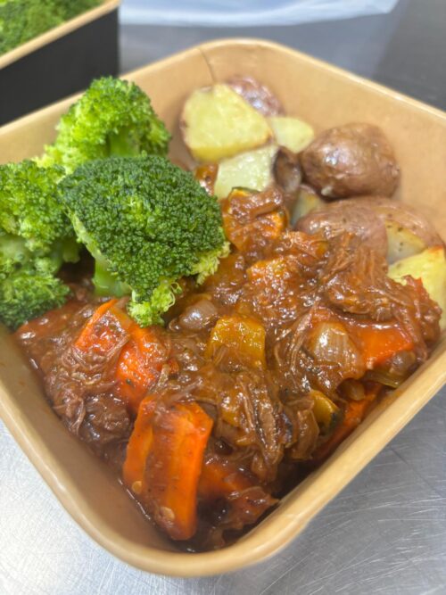 Italiaanse Runderstoof met roseval aardappels uit de oven en broccoli