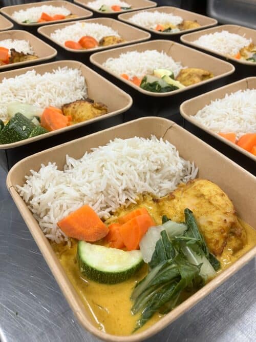 Indiase curry met kip, rijst en lekker veel groente