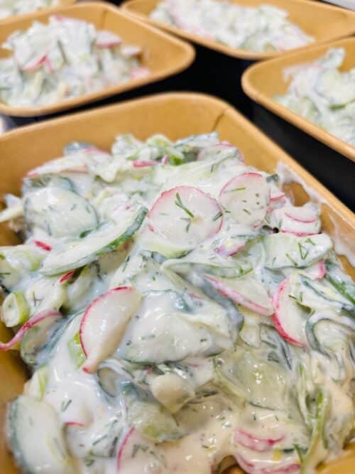 Rauwkostsalade met frisse yoghurt-dille dressing