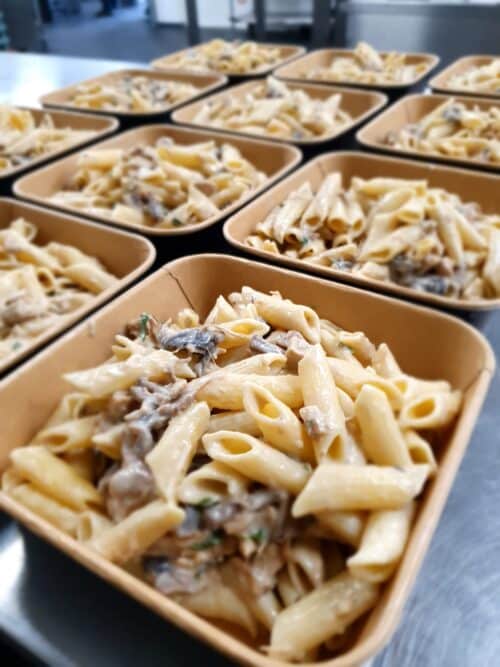 Penne met kip en champignonroomsaus