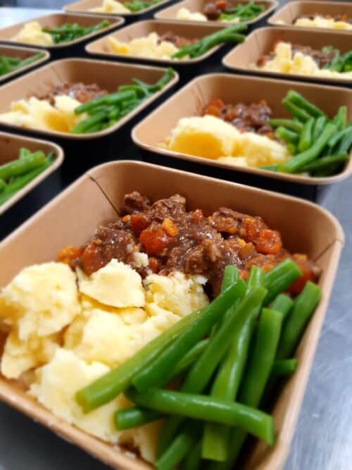 Runderstoof met aardappelpuree en sperziebonen